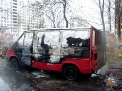 На проспекте Пушкина сгорел микроавтобус «Форд»